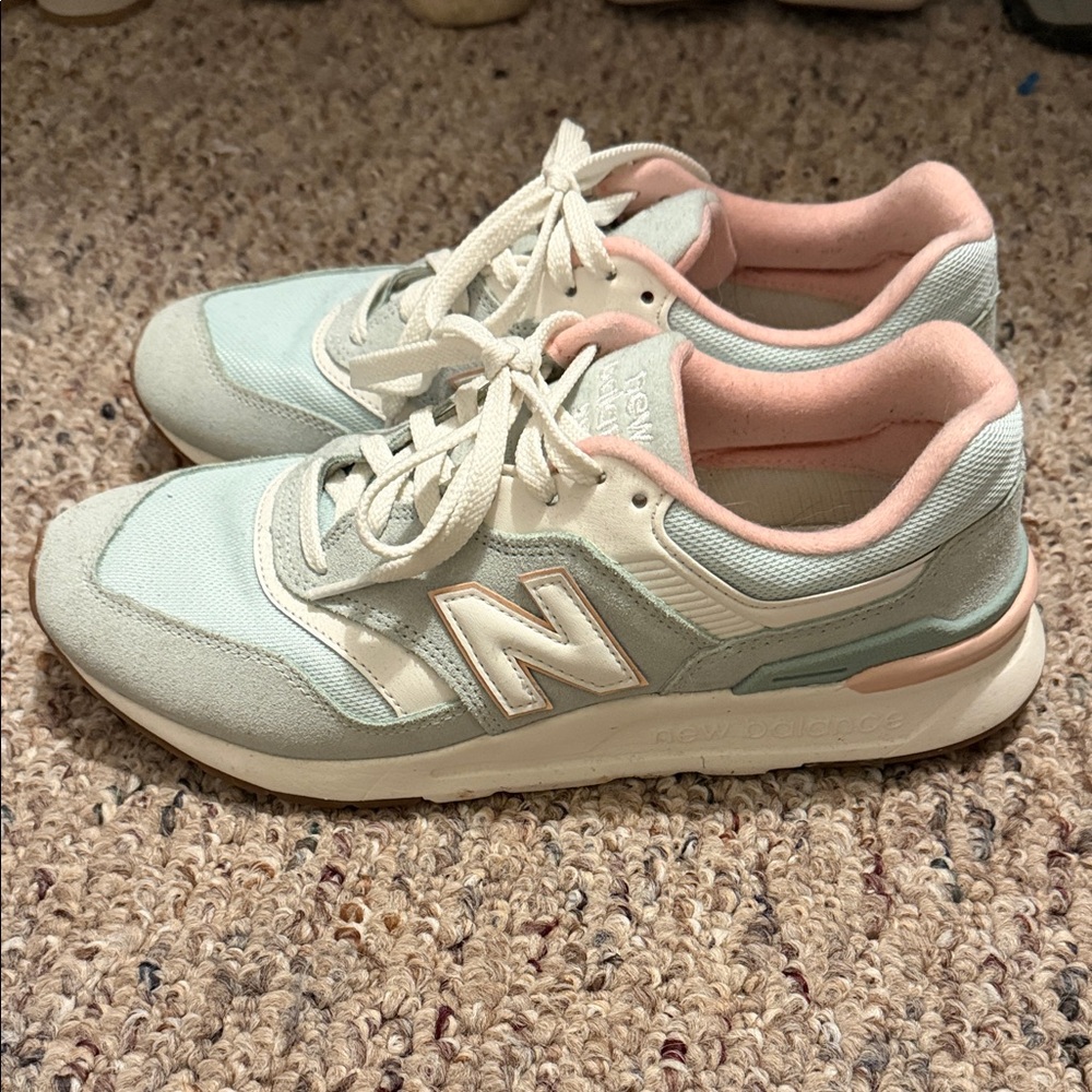 New Balance Women's Sneakers - Light Green and Pink